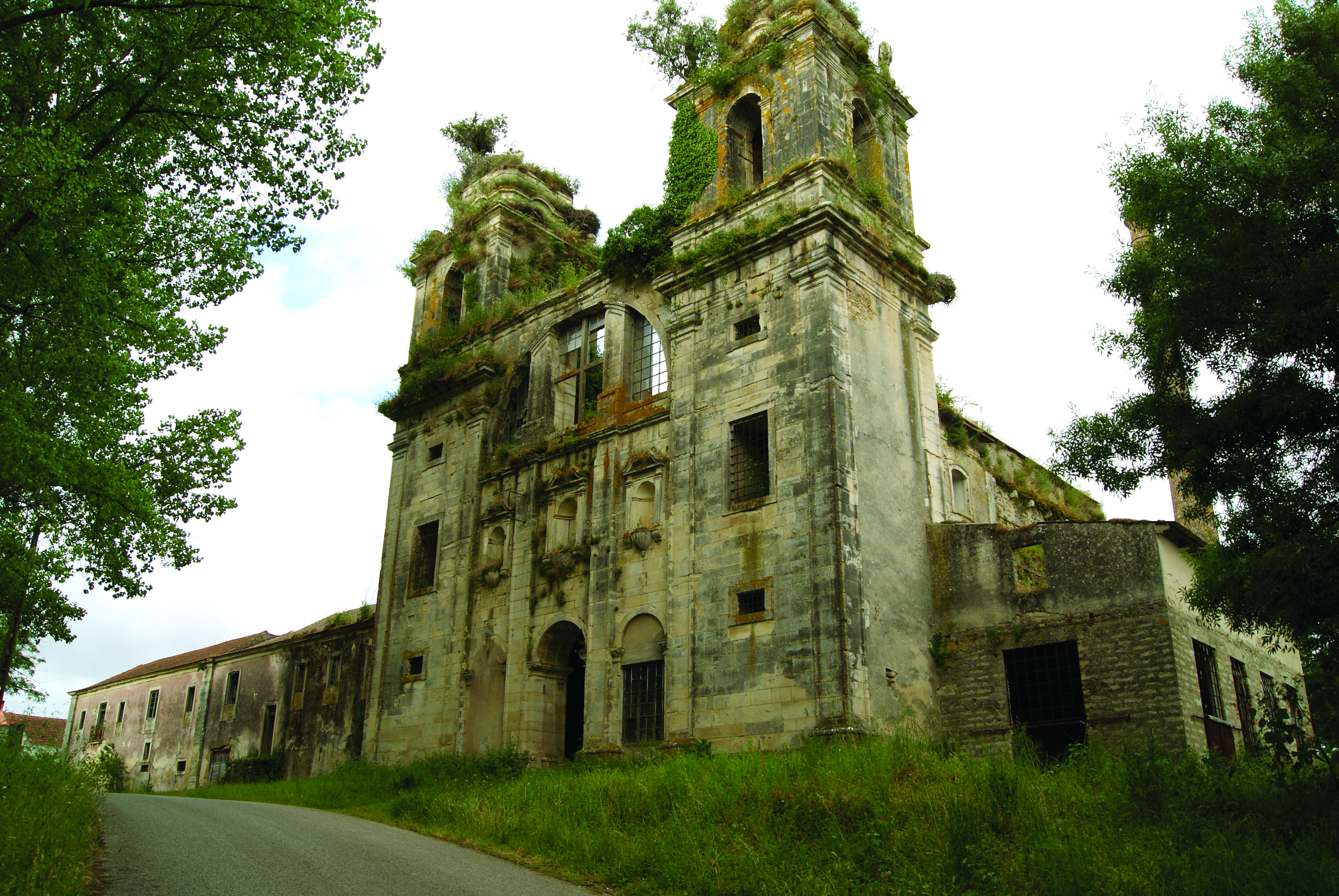 Mosteiro de Seiça Esquecido e Abandonado!